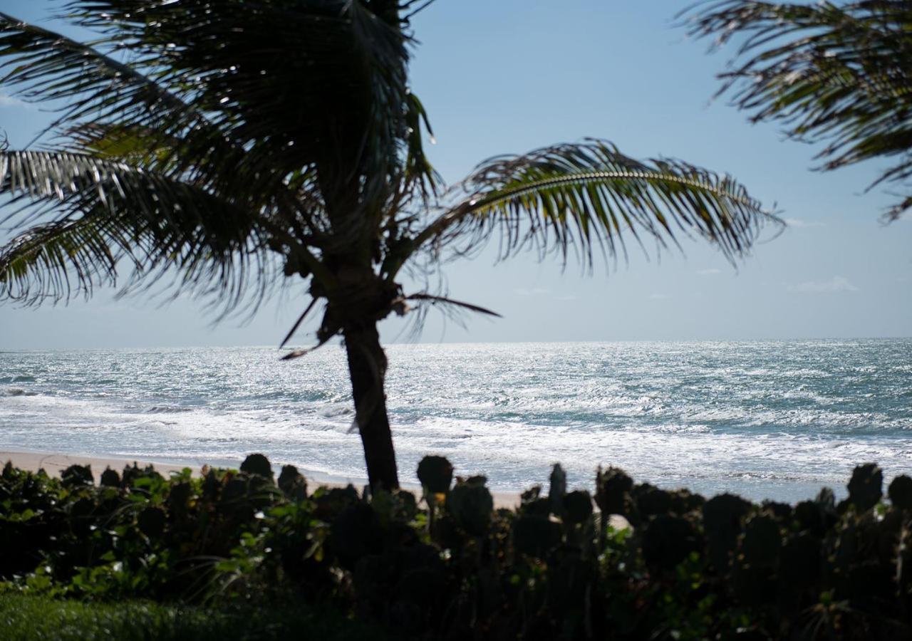 Flat Guarajuba Beira Da Praia Pe Na Areia Exterior photo